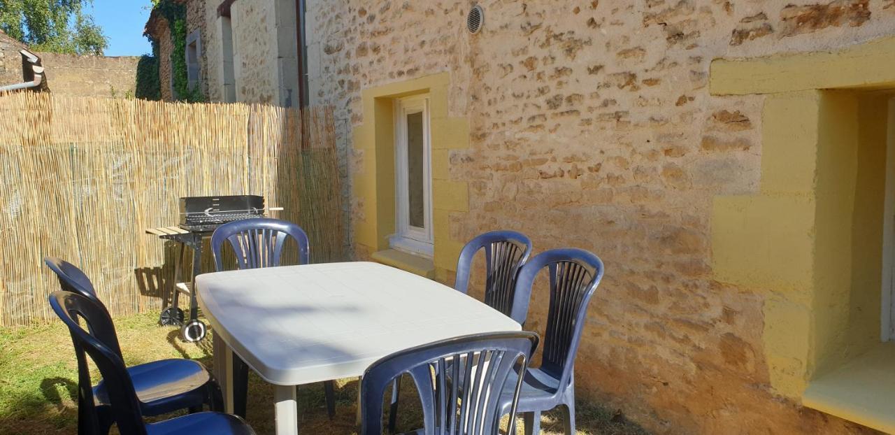 Petite maison en pierre au coeur du Périgord noir proche de Sarlat et Rocamadour Salignac Eyvigues Exterior foto