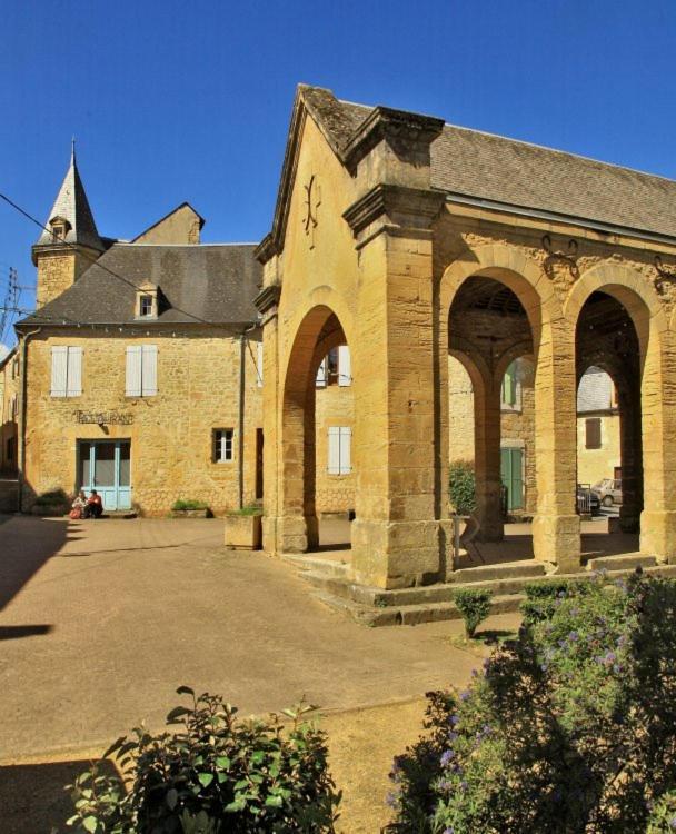 Petite maison en pierre au coeur du Périgord noir proche de Sarlat et Rocamadour Salignac Eyvigues Exterior foto