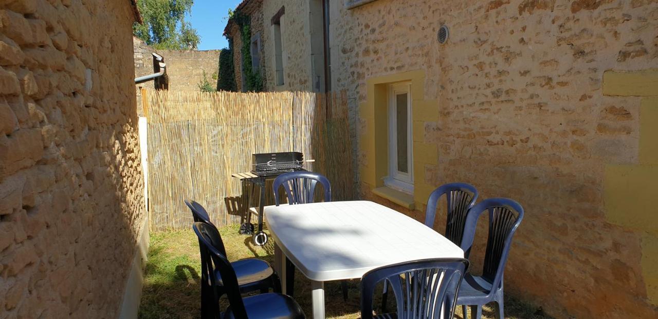 Petite maison en pierre au coeur du Périgord noir proche de Sarlat et Rocamadour Salignac Eyvigues Exterior foto